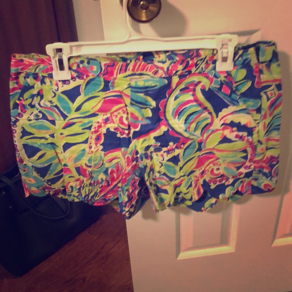 Lilly pulitzer scalloped shorts
